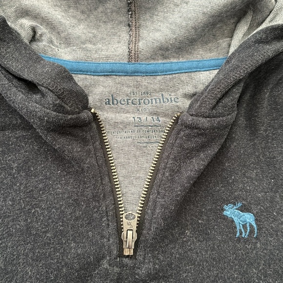 Abercrombie Kids Lightweight Sweater - Picture 2 of 2